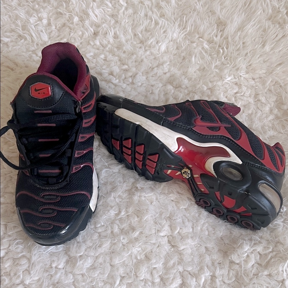 Nike Black and Burgundy Athletic Shoes